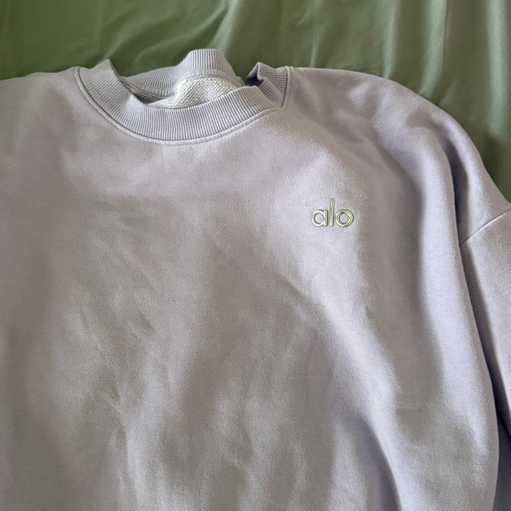 ALO Accolade Crewneck Pullover, Violet Skies, M - Picture 5 of 11
